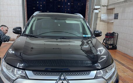 Mitsubishi Outlander III рестайлинг 3, 2021 год, 2 950 000 рублей, 5 фотография