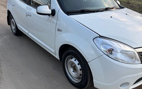Renault Sandero I, 2013 год, 400 000 рублей, 2 фотография