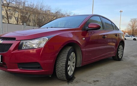 Chevrolet Cruze II, 2010 год, 810 000 рублей, 3 фотография