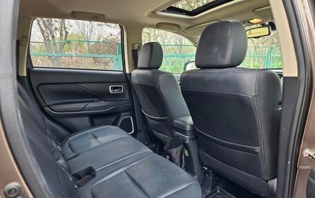 Mitsubishi Outlander III рестайлинг 3, 2019 год, 1 680 000 рублей, 12 фотография