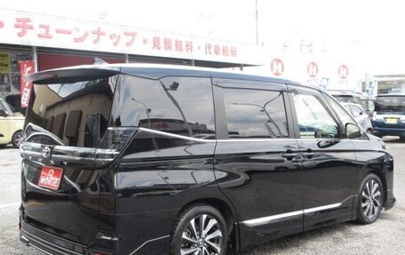 Toyota Voxy, 2022 год, 2 670 033 рублей, 3 фотография