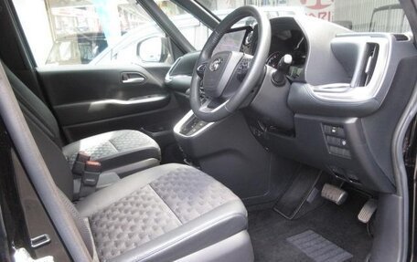 Toyota Voxy, 2022 год, 2 670 033 рублей, 12 фотография