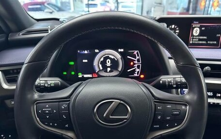 Lexus UX I, 2021 год, 2 750 000 рублей, 9 фотография