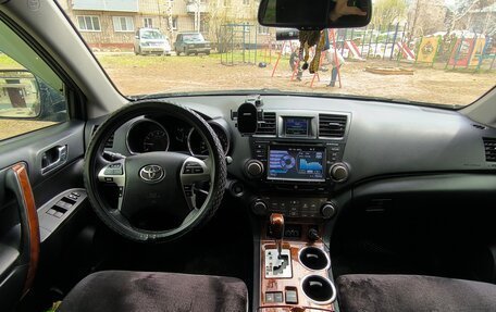 Toyota Highlander III, 2011 год, 2 150 000 рублей, 10 фотография