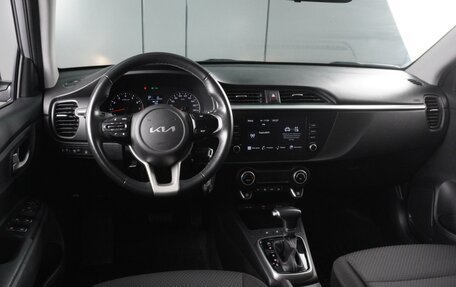 KIA Rio IV, 2021 год, 1 879 000 рублей, 6 фотография