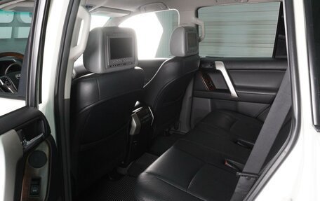 Toyota Land Cruiser Prado 150 рестайлинг 2, 2010 год, 2 779 000 рублей, 13 фотография