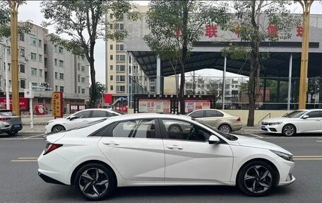 Hyundai Elantra VI рестайлинг, 2021 год, 1 400 000 рублей, 4 фотография