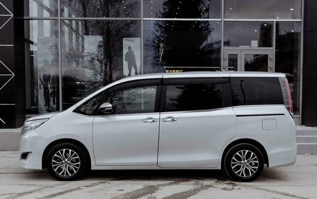 Toyota Esquire I, 2018 год, 2 370 000 рублей, 8 фотография