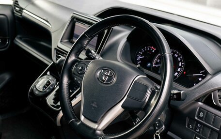 Toyota Esquire I, 2018 год, 2 370 000 рублей, 11 фотография