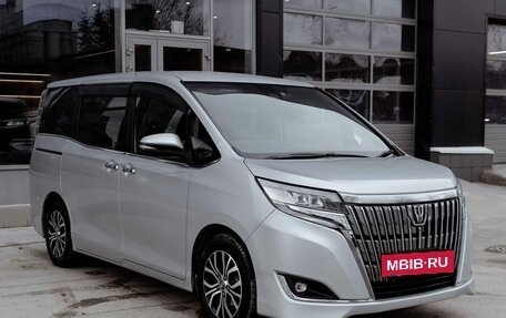 Toyota Esquire I, 2018 год, 2 370 000 рублей, 3 фотография