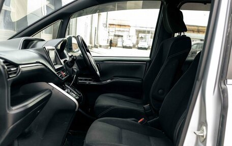 Toyota Esquire I, 2018 год, 2 370 000 рублей, 19 фотография