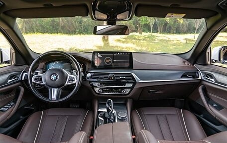 BMW 5 серия, 2023 год, 4 550 000 рублей, 7 фотография