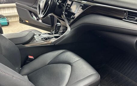 Toyota Camry, 2018 год, 2 850 000 рублей, 9 фотография