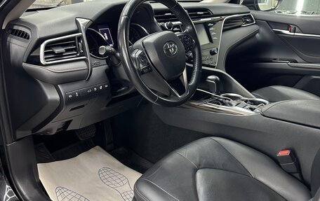 Toyota Camry, 2018 год, 2 850 000 рублей, 10 фотография