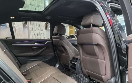 BMW 5 серия, 2023 год, 4 800 000 рублей, 15 фотография
