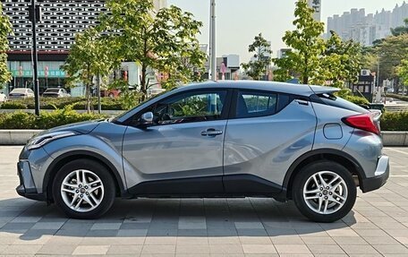 Toyota C-HR I рестайлинг, 2022 год, 1 989 333 рублей, 2 фотография
