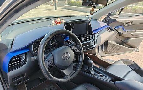 Toyota C-HR I рестайлинг, 2022 год, 1 989 333 рублей, 6 фотография