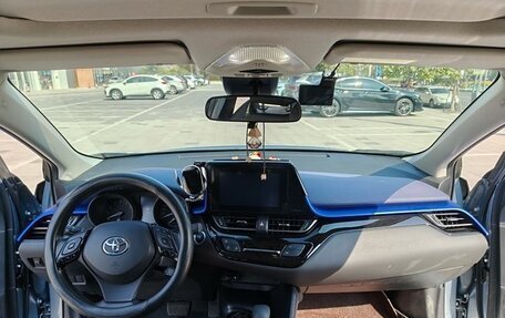 Toyota C-HR I рестайлинг, 2022 год, 1 989 333 рублей, 8 фотография