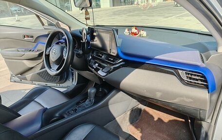 Toyota C-HR I рестайлинг, 2022 год, 1 989 333 рублей, 12 фотография
