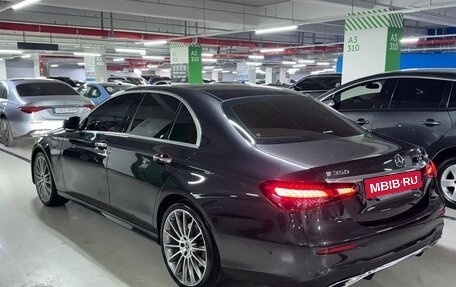 Mercedes-Benz E-Класс, 2020 год, 3 500 000 рублей, 2 фотография