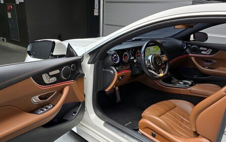 Mercedes-Benz E-Класс, 2018 год, 3 012 000 рублей, 20 фотография