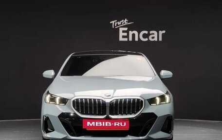 BMW 5 серия, 2023 год, 7 320 000 рублей, 2 фотография