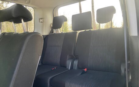 Toyota Noah III, 2013 год, 1 599 000 рублей, 27 фотография