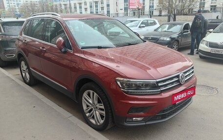 Volkswagen Tiguan II, 2018 год, 3 235 000 рублей, 3 фотография