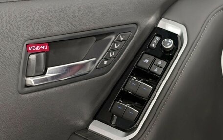Toyota Land Cruiser, 2021 год, 10 550 000 рублей, 23 фотография
