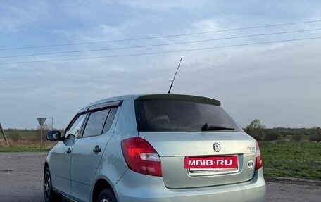 Skoda Fabia II, 2009 год, 450 000 рублей, 3 фотография