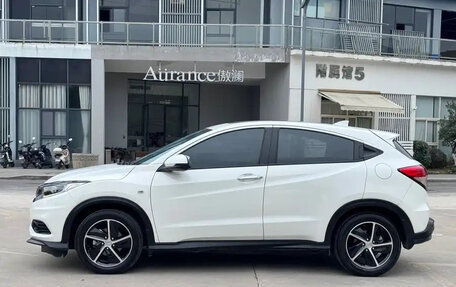 Honda Vezel, 2021 год, 1 350 000 рублей, 4 фотография