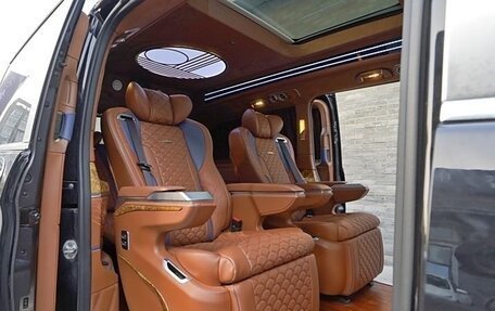 Mercedes-Benz V-Класс, 2021 год, 5 600 000 рублей, 14 фотография