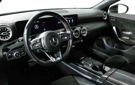 Mercedes-Benz CLA, 2020 год, 2 690 000 рублей, 11 фотография