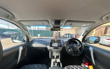Toyota Land Cruiser Prado 150 рестайлинг 2, 2019 год, 4 500 000 рублей, 13 фотография