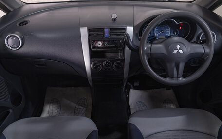 Mitsubishi Colt VI рестайлинг, 2003 год, 359 000 рублей, 10 фотография