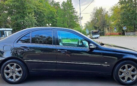 Mercedes-Benz C-Класс, 2005 год, 650 000 рублей, 2 фотография