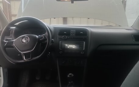 Volkswagen Polo VI (EU Market), 2016 год, 690 000 рублей, 13 фотография