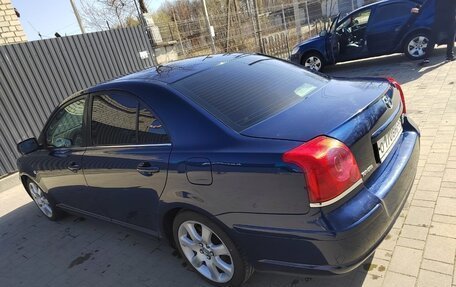 Toyota Avensis III рестайлинг, 2004 год, 720 000 рублей, 5 фотография