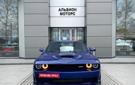 Dodge Challenger III рестайлинг 2, 2018 год, 3 800 000 рублей, 1 фотография