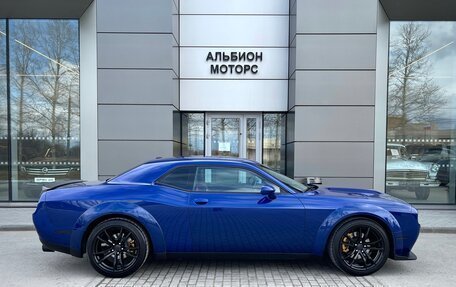 Dodge Challenger III рестайлинг 2, 2018 год, 3 800 000 рублей, 3 фотография