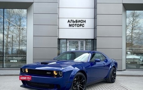 Dodge Challenger III рестайлинг 2, 2018 год, 3 800 000 рублей, 2 фотография