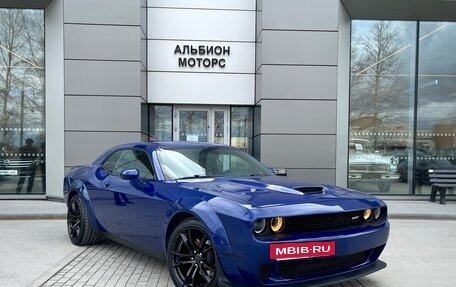 Dodge Challenger III рестайлинг 2, 2018 год, 3 800 000 рублей, 5 фотография