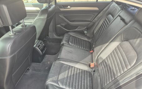 Volkswagen Passat B8 рестайлинг, 2015 год, 1 740 000 рублей, 8 фотография