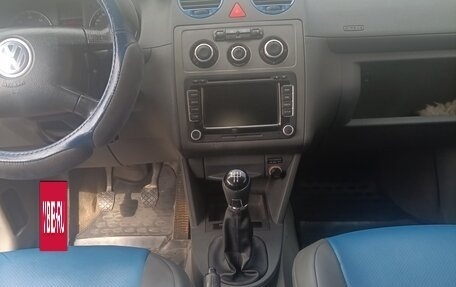 Volkswagen Caddy III рестайлинг, 2006 год, 650 000 рублей, 3 фотография