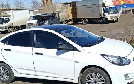 Hyundai Solaris II рестайлинг, 2013 год, 500 000 рублей, 3 фотография