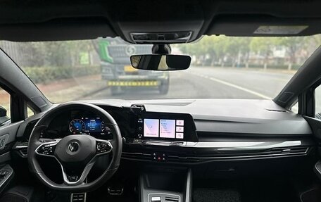 Volkswagen Golf VIII, 2022 год, 1 880 500 рублей, 6 фотография