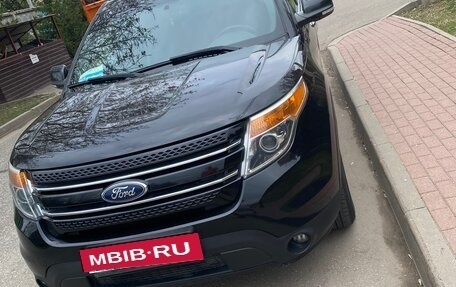 Ford Explorer VI, 2013 год, 1 880 000 рублей, 3 фотография