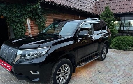 Toyota Land Cruiser Prado 150 рестайлинг 2, 2018 год, 6 000 000 рублей, 10 фотография