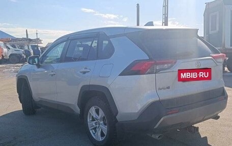 Toyota RAV4, 2020 год, 3 200 000 рублей, 4 фотография