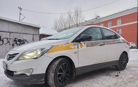 Hyundai Solaris II рестайлинг, 2015 год, 500 000 рублей, 1 фотография
